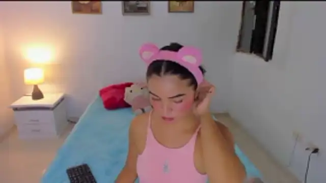 Snapshot of Valeri_13 chatting on October 25, 2025, 3:28 am Valeri 13 online show from October 25, 2025, 3:28 am