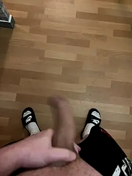 Snapshot of cook907920 chatting on December 4, 2025, 12:42 am cook907920 online show from December 4, 2025, 12:42 am