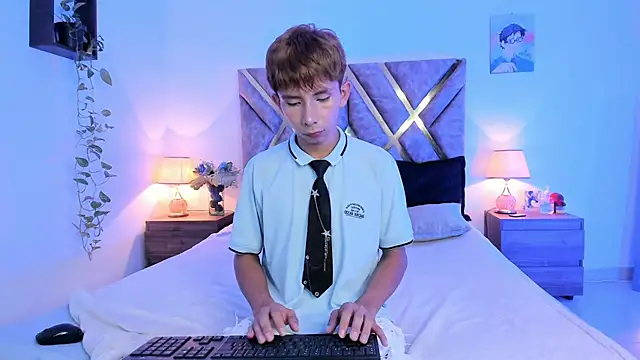 Snapshot of Hyunjin_Son chatting on October 24, 2025, 10:53 pm Hyunjin Son online show from October 24, 2025, 10:53 pm