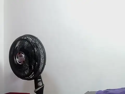 Snapshot of Andy_22cm chatting on November 4, 2025, 11:47 am Andy 22cm online show from November 4, 2025, 11:47 am