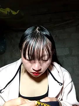 tcm-cute online show from November 17, 2025, 5:39 pm