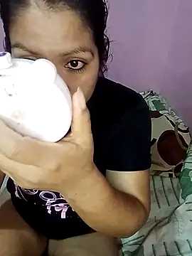 Snapshot of Alexxxia69 chatting on September 18, 2025, 2:58 am Alexxxia69 online show from September 18, 2025, 2:58 am