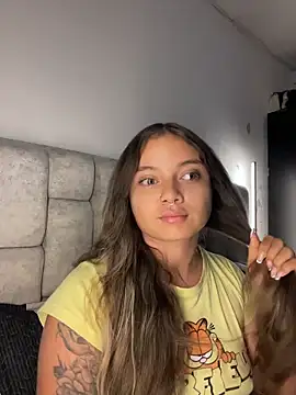 Snapshot of AnnyLopezzz_ chatting on June 29, 2026, 6:31 am AnnyLopezzz online show from June 29, 2026, 6:31 am