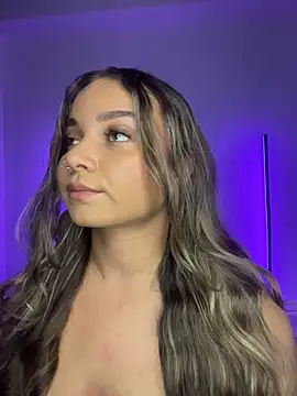 AnnyLopezzz  online show from October 30, 2025, 4:44 am