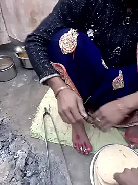 Snapshot of parmila203 chatting on January 13, 2026, 3:32 am parmila203 online show from January 13, 2026, 3:32 am