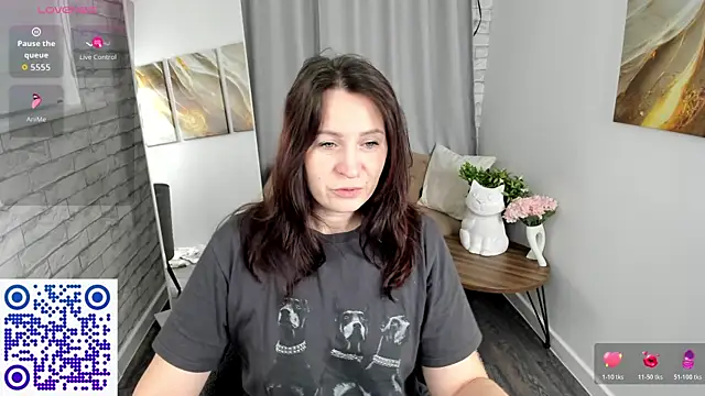 Snapshot of Lea_shadom chatting on December 16, 2025, 1:10 am Lea shadom online show from December 16, 2025, 1:10 am