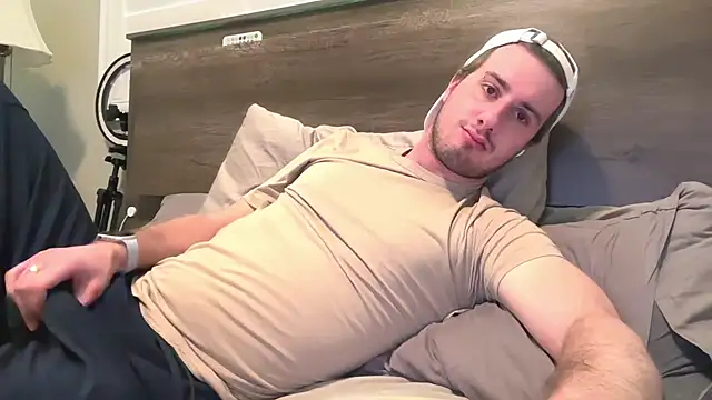 Snapshot of Matttsohot chatting on October 9, 2025, 7:47 pm Matttsohot online show from October 9, 2025, 7:47 pm