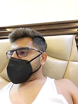 LoveGuruRA online show from September 13, 2025, 7:03 pm