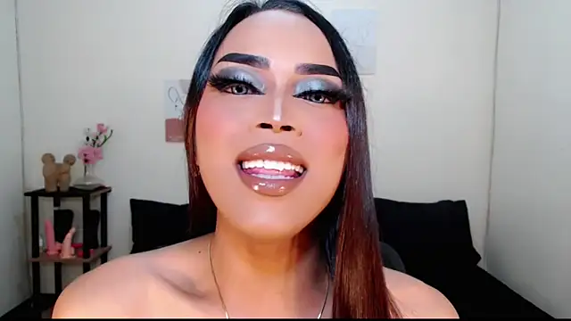 Snapshot of Lessandra_Lust chatting on September 13, 2025, 2:50 pm Lessandra Lust online show from September 13, 2025, 2:50 pm