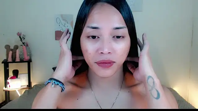 Snapshot of Lessandra_Lust chatting on November 23, 2025, 3:16 am Lessandra Lust online show from November 23, 2025, 3:16 am