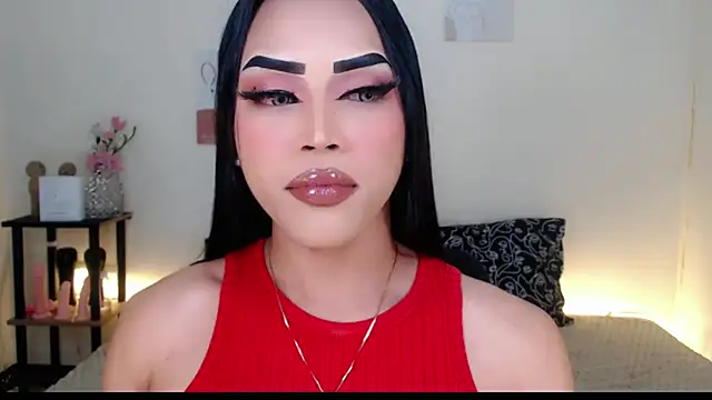 Snapshot of Lessandra_Lust chatting on October 9, 2025, 11:05 pm Lessandra Lust online show from October 9, 2025, 11:05 pm