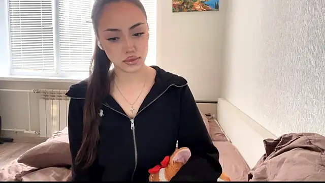 Snapshot of Leaf_Unto chatting on November 12, 2025, 11:25 am Leaf Unto online show from November 12, 2025, 11:25 am