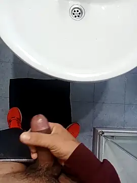 Snapshot of Alexandrevictor69 chatting on December 16, 2025, 3:33 am Alexandrevictor69 online show from December 16, 2025, 3:33 am