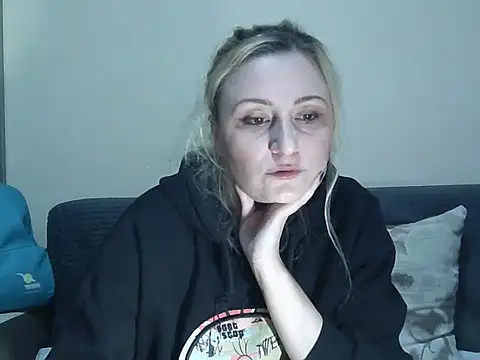 Snapshot of ariam8990 chatting on September 29, 2025, 9:53 pm ariam8990 online show from September 29, 2025, 9:53 pm