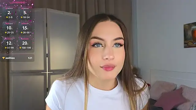 Snapshot of Moonlight1Sonata1 chatting on October 5, 2025, 9:33 am Moonlight1Sonata1 online show from October 5, 2025, 9:33 am