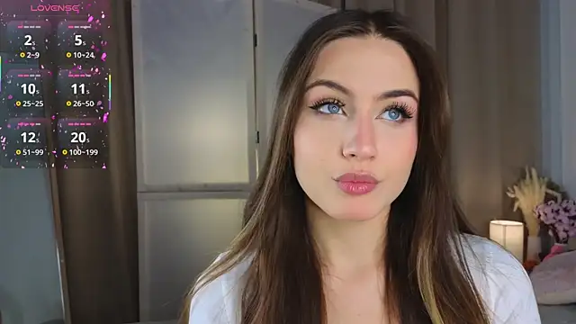 Snapshot of Moonlight1Sonata1 chatting on November 14, 2025, 9:13 am Moonlight1Sonata1 online show from November 14, 2025, 9:13 am