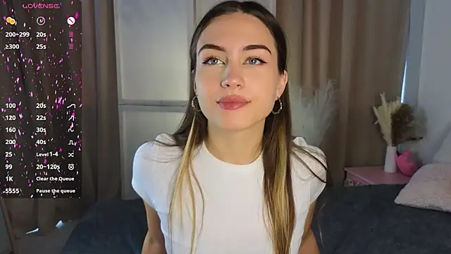 Snapshot of Moonlight1Sonata1 chatting on September 19, 2025, 9:02 am Moonlight1Sonata1 online show from September 19, 2025, 9:02 am