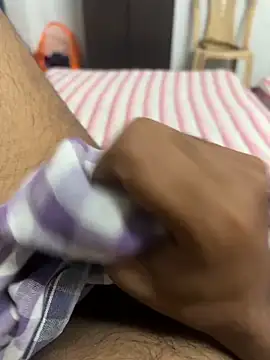 usermood2000 online show from January 7, 2026, 6:29 am