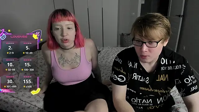 Couple Molly online show from October 14, 2025, 4:40 pm
