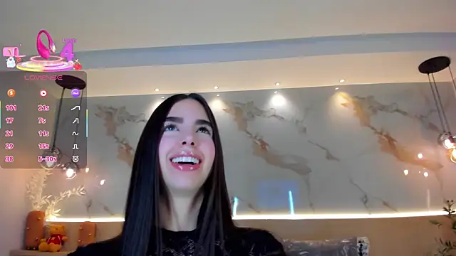 SolAvelar online show from March 3, 2026, 1:23 am