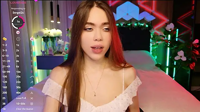 MimiFors online show from October 19, 2025, 3:37 pm