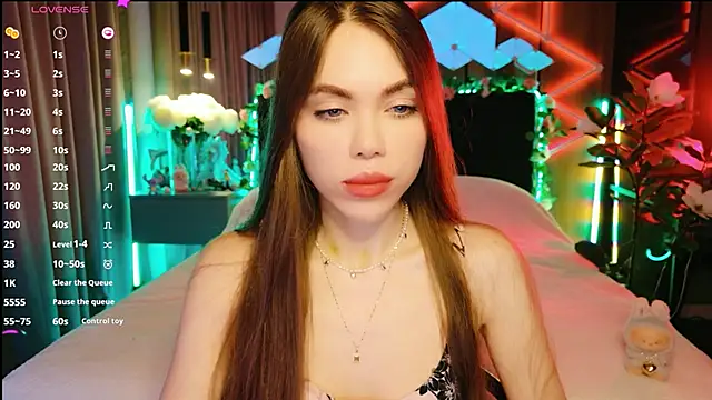 MimiFors online show from October 5, 2025, 4:31 pm