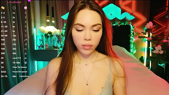 MimiFors online show from October 11, 2025, 4:41 pm