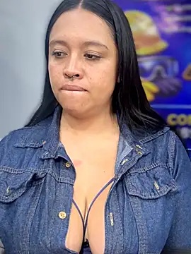 -Mia1 online show from April 16, 2026, 9:39 pm