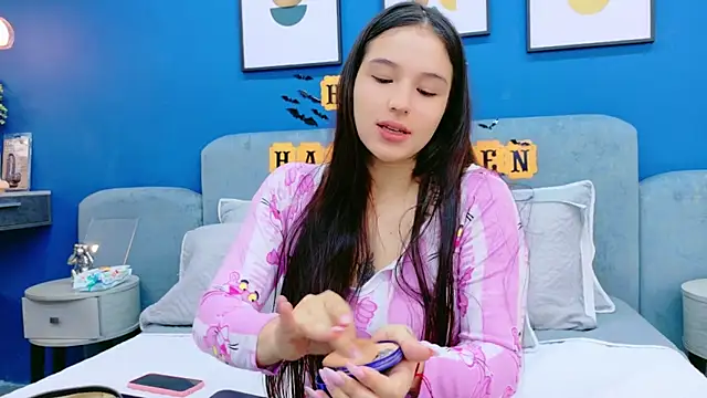 Snapshot of Ashley_Evans22 chatting on November 4, 2025, 7:39 pm Ashley Evans22 online show from November 4, 2025, 7:39 pm