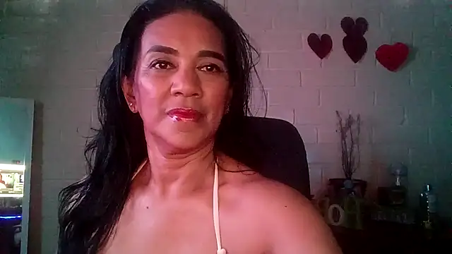 MiiaVelasquez online show from April 5, 2026, 5:03 am