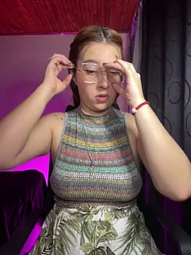 CoraVibes online show from November 29, 2025, 11:54 am