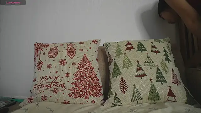 Snapshot of Roxybeautyy chatting on October 23, 2025, 11:09 am Roxybeautyy online show from October 23, 2025, 11:09 am