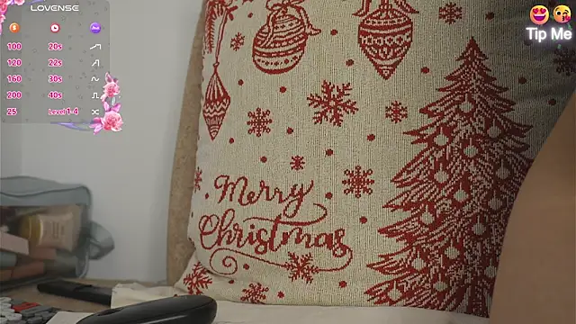 Roxybeautyy online show from February 13, 2026, 9:26 pm