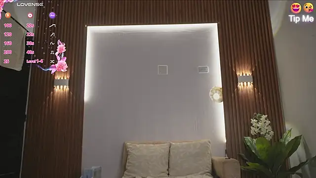 Snapshot of Roxybeautyy chatting on October 3, 2025, 10:17 am Roxybeautyy online show from October 3, 2025, 10:17 am