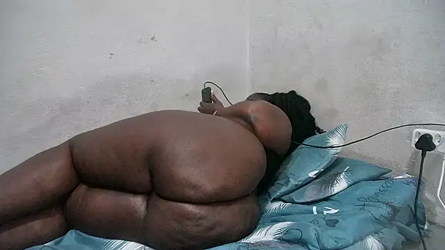 Snapshot of ASSQUEEN37Xx chatting on November 20, 2025, 7:47 pm ASSQUEEN37Xx online show from November 20, 2025, 7:47 pm