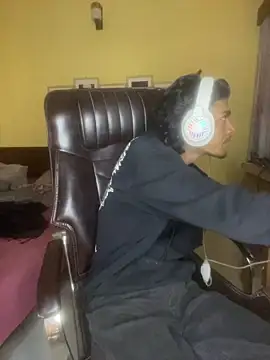 thecatfish online show from November 25, 2025, 5:52 am