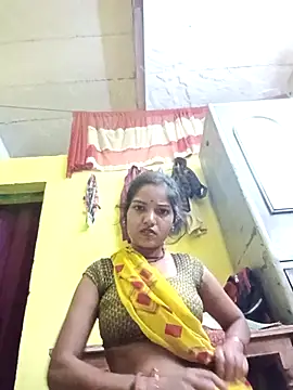 Snapshot of Seema_guptaji chatting on April 15, 2026, 10:21 pm Seema guptaji online show from April 15, 2026, 10:21 pm