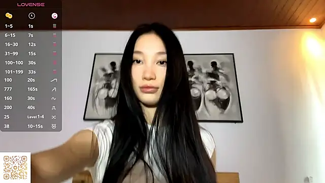 Snapshot of LezlieGreet chatting on October 29, 2025, 4:55 am LezlieGreet online show from October 29, 2025, 4:55 am