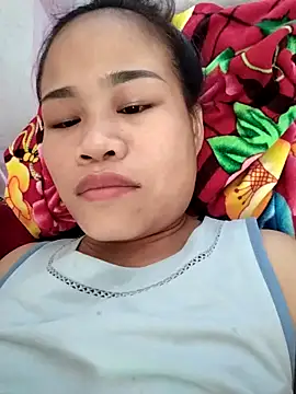 Snapshot of Thurie079 chatting on October 9, 2025, 8:04 am Thurie079 online show from October 9, 2025, 8:04 am