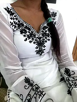 cute parii  online show from September 9, 2025, 8:35 am