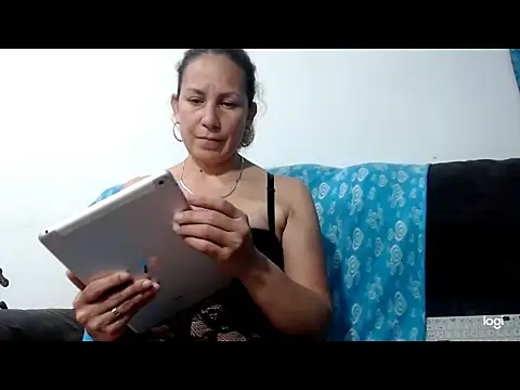 ATHENEA1152 online show from November 3, 2025, 11:30 pm