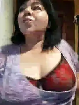 Snapshot of Tsukerochka chatting on October 12, 2025, 1:56 pm Tsukerochka online show from October 12, 2025, 1:56 pm