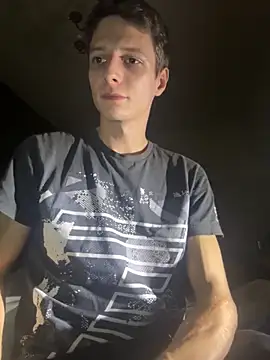 TurOnyou online show from November 4, 2025, 10:24 pm