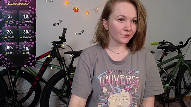 Snapshot of BellaMurrr chatting on October 24, 2025, 5:39 am BellaMurrr online show from October 24, 2025, 5:39 am