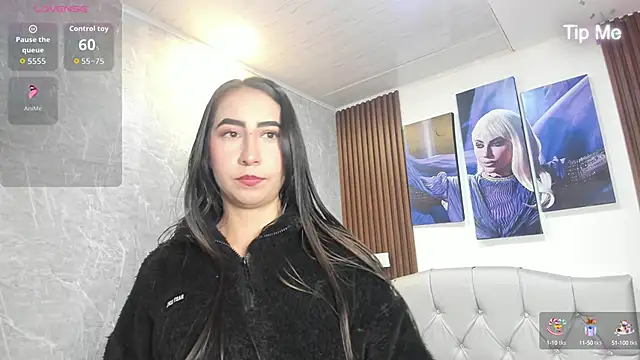 Sophi Thaylorr online show from October 3, 2025, 12:50 pm