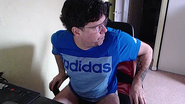 blueandwhite1 online show from February 17, 2026, 4:04 pm