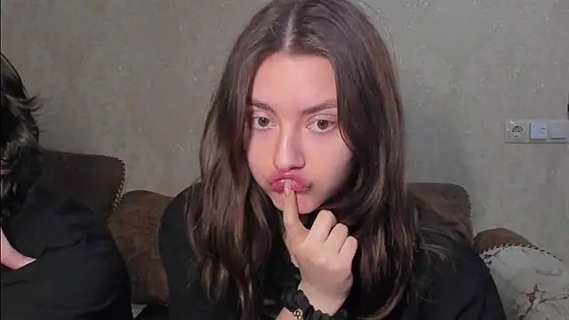 muuur fam online show from December 14, 2025, 8:36 pm