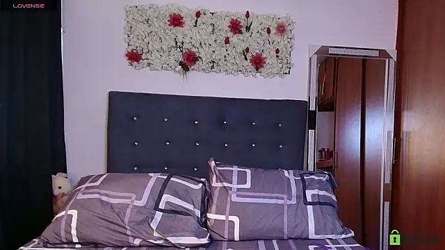 Snapshot of madisonwalkeeer chatting on November 6, 2025, 7:18 pm madisonwalkeeer online show from November 6, 2025, 7:18 pm