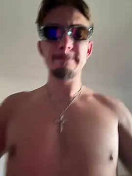 AndrewAndrew997 online show from September 28, 2025, 7:48 am