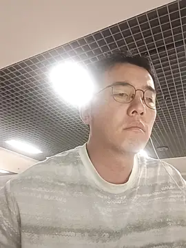 nnnnnan9527 online show from September 29, 2025, 7:04 am